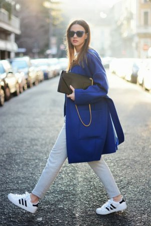 Синие пальто: с чем носить?