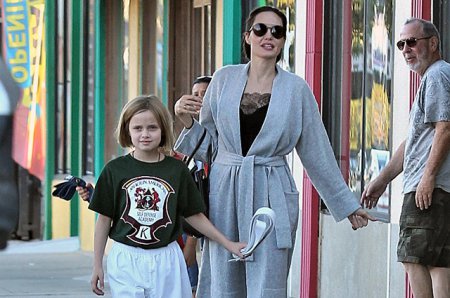Анджелина Джоли в Лос-Анджелесе с дочкой