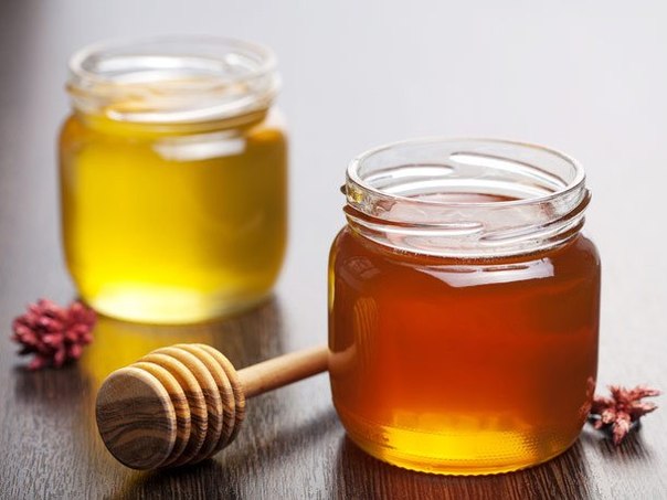 Для лечения остеохондроза мед используют как внутрь, так и наружно – в виде компрессов и как средство для массажа.